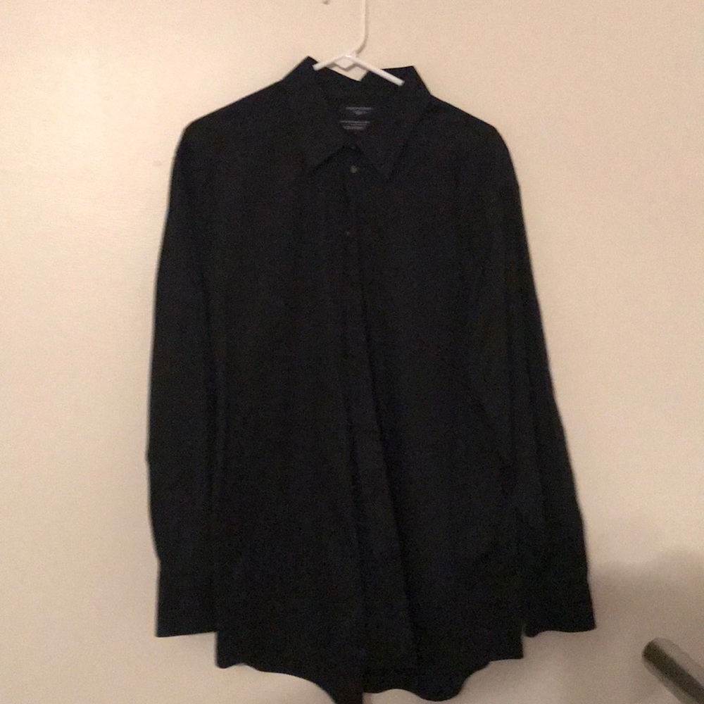 Docker’s Men’s dress button down dress shirt